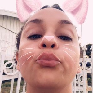 Meet your Posher, Elisa